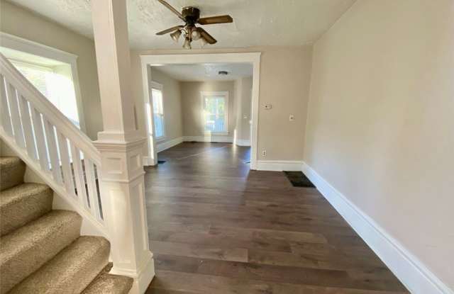 581 Schiller Avenue unit: 1