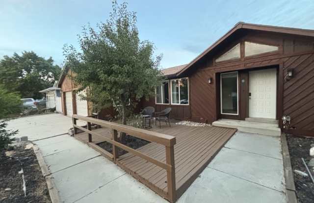 11299 S Woodhill Drive, Sandy, UT 84092