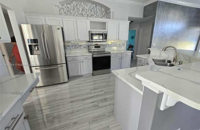 Photo of 3401 SW San Benito St