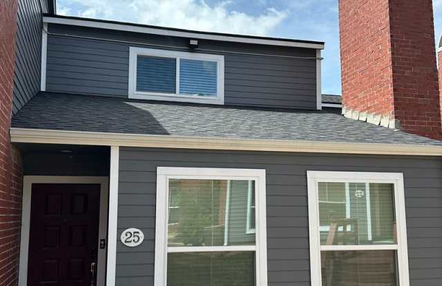 College Station - 2 bedroom / 1.5 bath Condo - 2 story with covered parking -