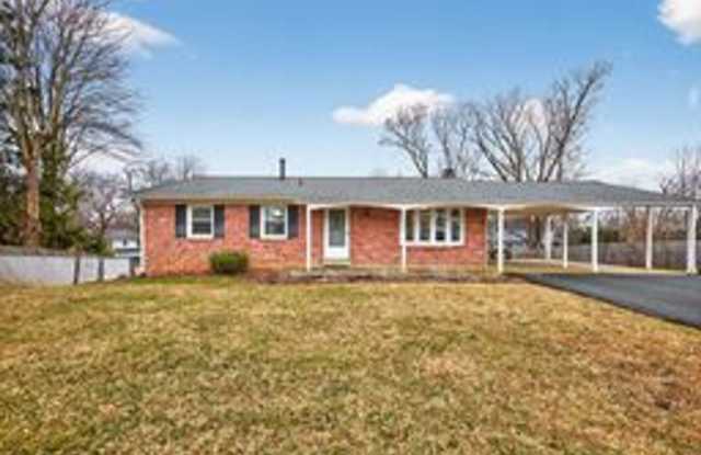 Photo of Fantastic 4BR/3BA Rambler on Redland Rd in Rockville!