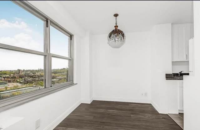 Photo of 555 Kappock St Apt 19B