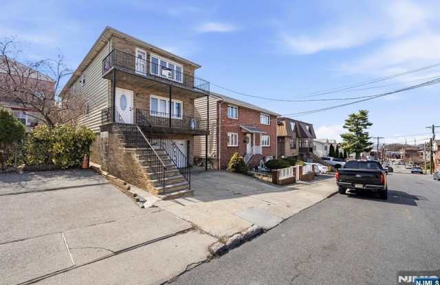 370 Henry Street Apt. 2