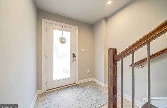 9263 WOOD VIOLET COURT