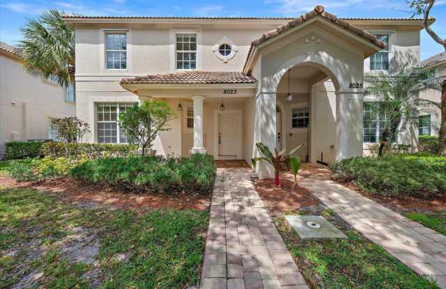 8023 Murano Circle