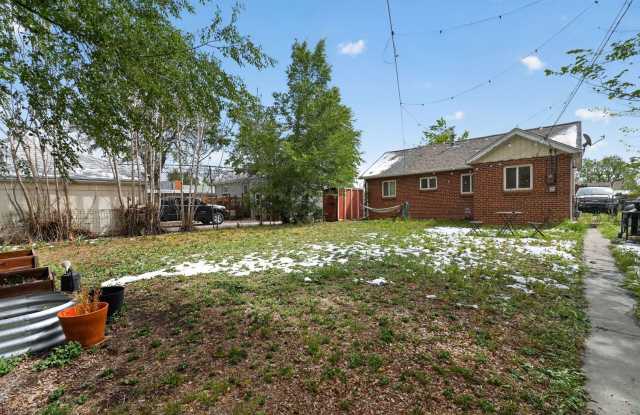 Charming 2BR House in Denver