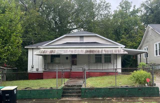 Photo of 2 Bedrooms, 1 Bathroom - House in South Rome!