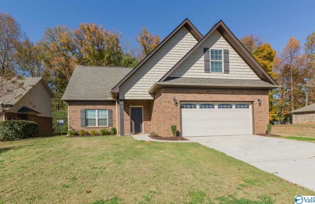 130 AUTUMN BRANCH DRIVE - 130 Autumn Branch Dr, Huntsville, AL 35757