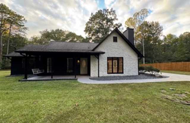 Fully Renovated 4BR Ranch Steps From Serenbe!!! Privacy, Nature & Modern Living