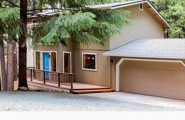 Photo of 18111 North Meadow Drive