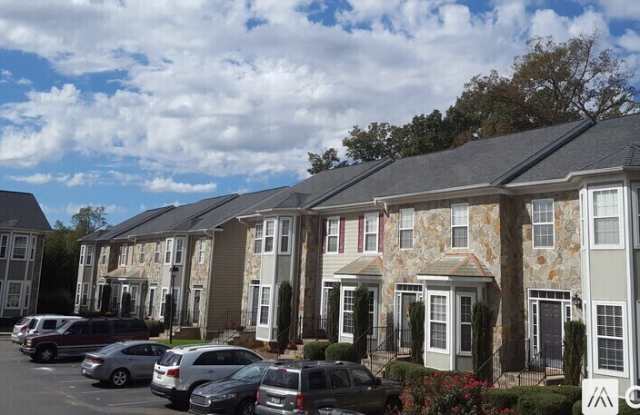 Photo of 232 Southgate Ln