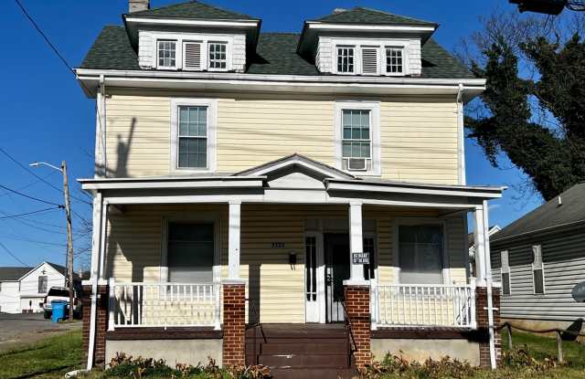 Photo of 1131 Loudon AVE NW