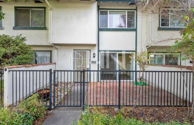 4436 Viejo Way