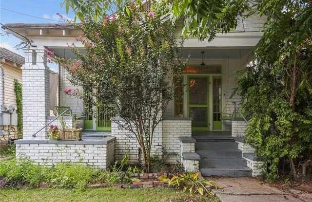 Photo of 7220 SYCAMORE Street