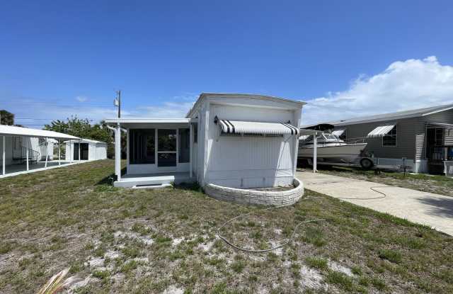 8459 SE Eagle Avenue