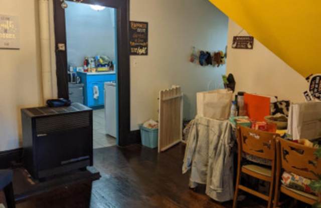 131-131 Dell Street - 131 1/2 Dell