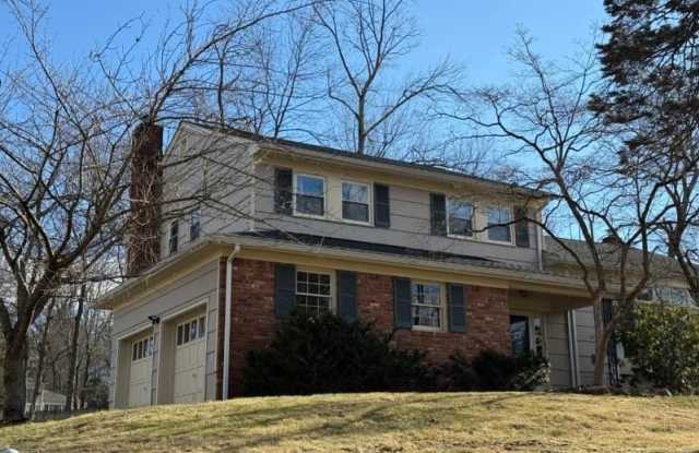 126 Sagamore Dr