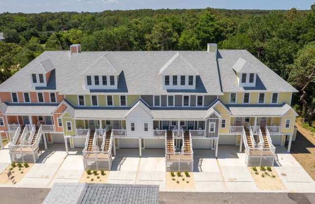 3 Bedroom 3.5 Bath Townhome Available 10/24-APPLY HERE!