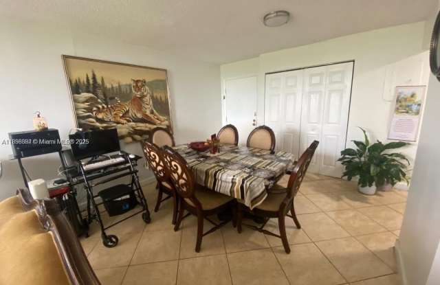 310 E Fontainebleau Blvd