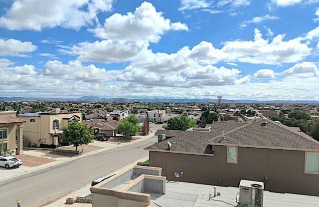 East El Paso Refrig A/C 4bed across from Park!