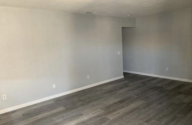 3500 Rainbow Ln