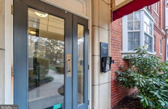 2107 N SCOTT Street unit: 73