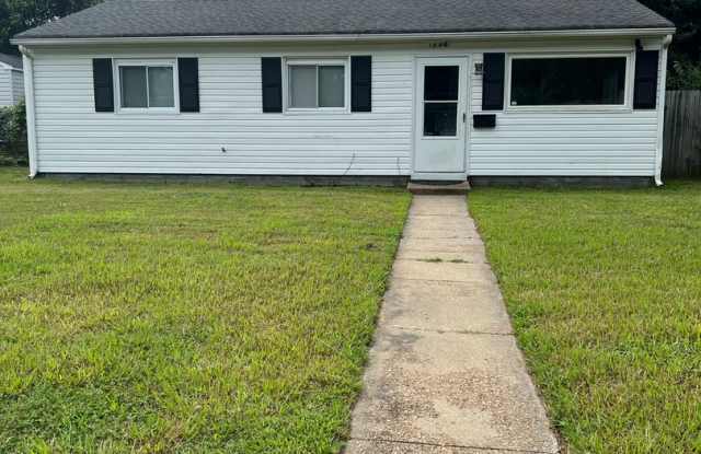 1834 Moger Drive, Hampton - Available NOW