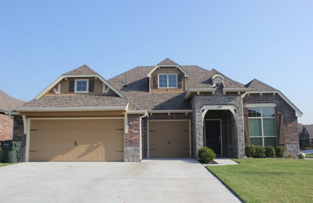 11909 E 105th Pl N - 11909 East 105th Place North, Owasso, OK 74055