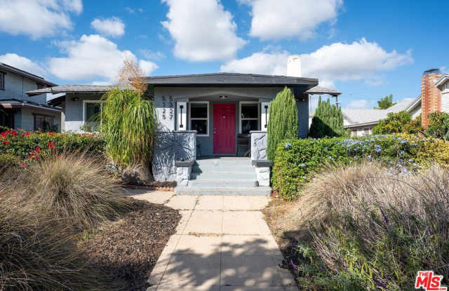 Photo of 5325 9th Ave