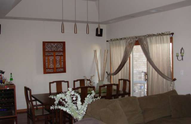 4407 Pershing Avenue