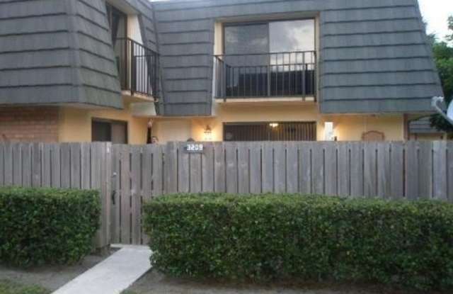 3209 32nd Way