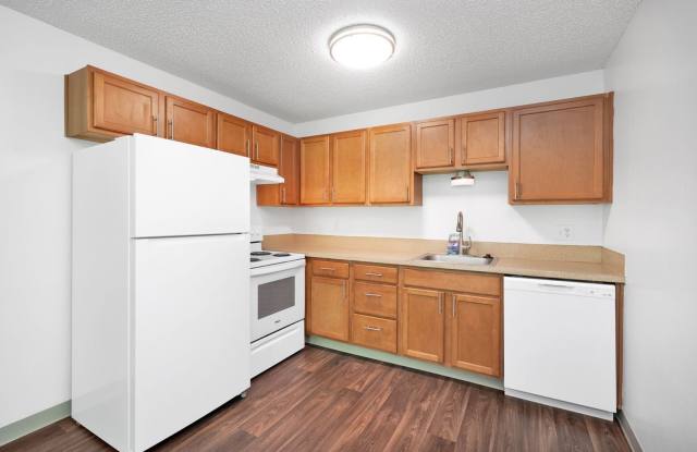 Beautiful 1 bedroom 1 Bath! - 5985 North Fessenden Street, Portland, OR 97203