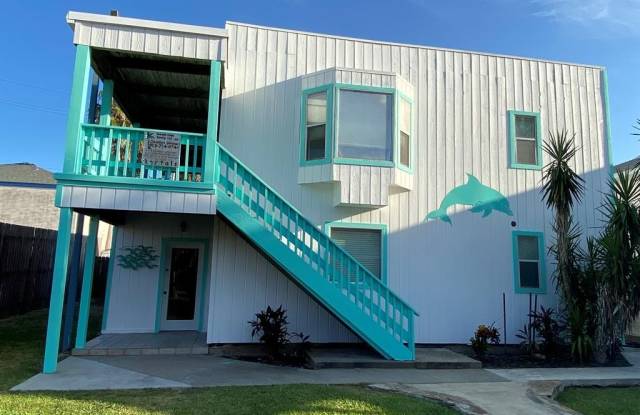 123 E Dolphin St.