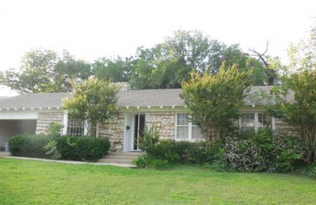 3 Bed 1 Bath 2 Car in NW Oklahoma City Robin Lee Addition