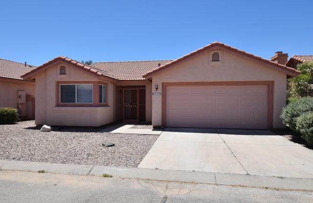 2975 W Sky Ranch Trail - 2975 West Sky Ranch Trail, Casas Adobes, AZ 85742