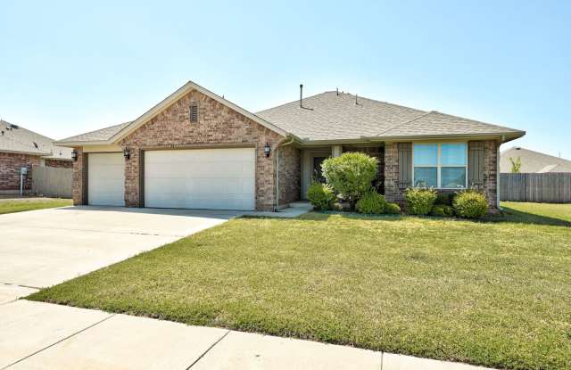Gorgeous 3 bed 2 bath in Chickasha!