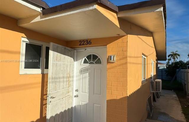 2236 NW 33rd St