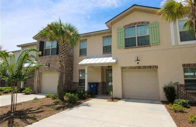 702 Mariners Circle