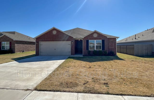 1219 E San Antonio St - 1219 East San Antonio Street, Broken Arrow, OK 74012