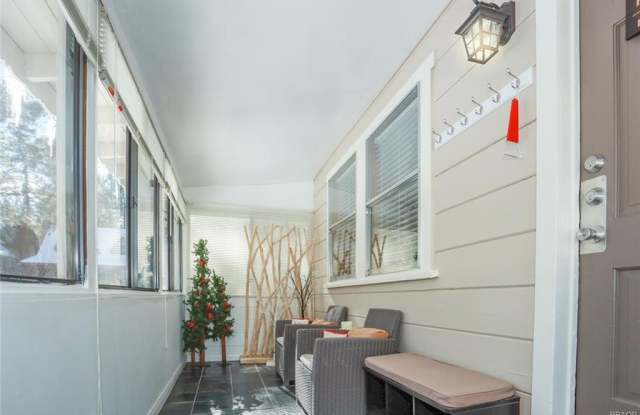 39016 1/2 Robin Road