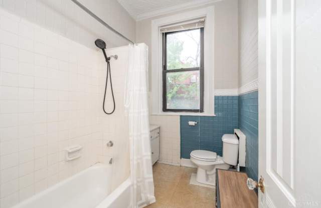 Photo of 120 Lyon Street unit: 3