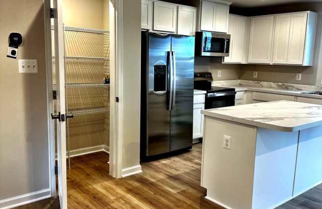 645 LAURELWOOD Circle