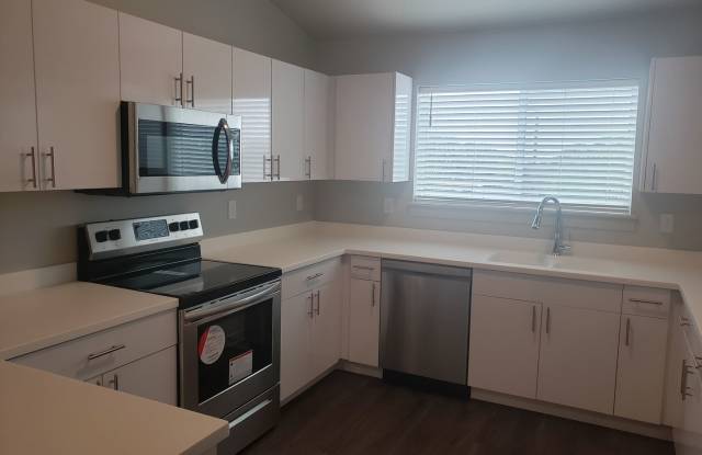 Photo of 2nd Floor 2bed 1 Bath in Springville!