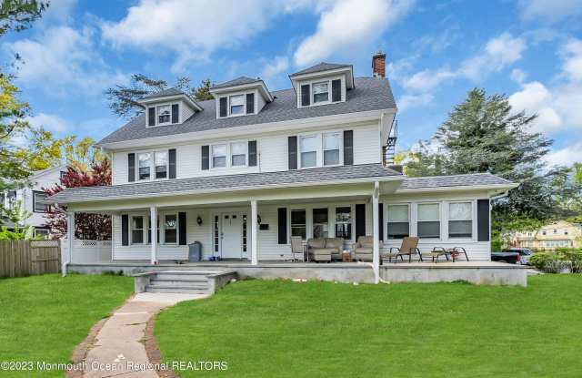 309 Cedar Avenue