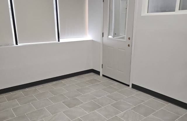 6200 N Milwaukee Avenue unit: 2