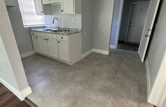 1039 Phelps St #1-4. Jacksonville, FL 32206