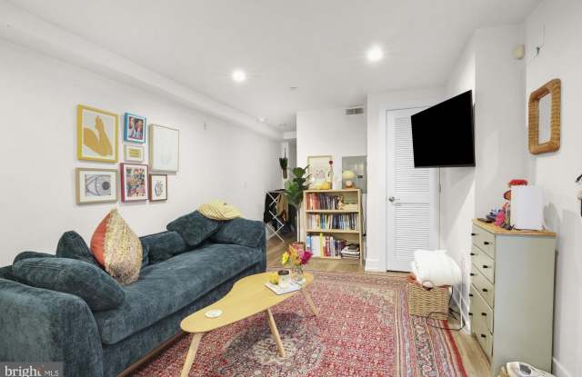 2013 MT VERNON Street unit: B