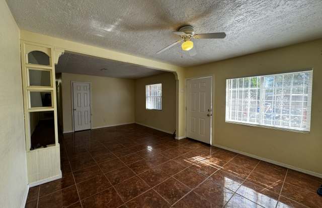 4813 West Glen Drive Southwest