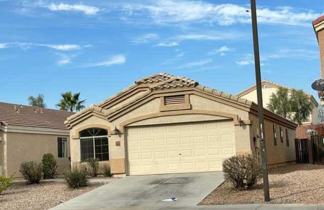 Great Floorplan!  4 Bed, 2 Bath w/ 2 Car Garage