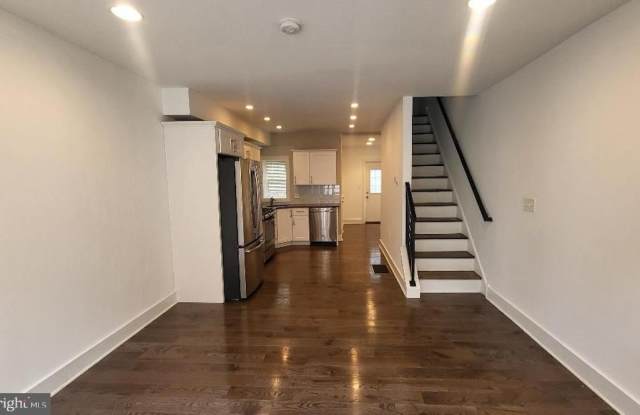 1728 N STILLMAN STREET